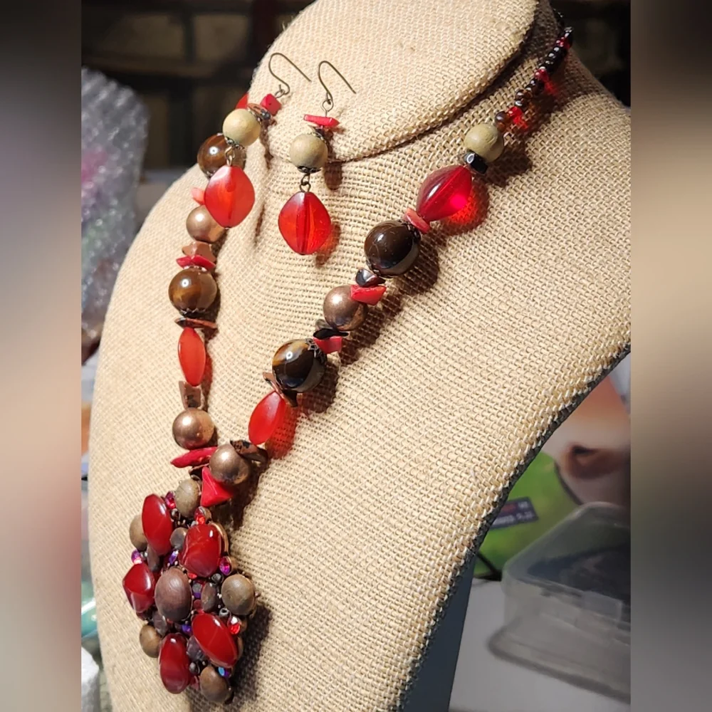 NWT Chocolate Covered Strawberries Necklace/Earrings Set - Picture 2 of 5